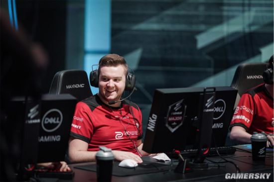 鸡哥发威！ EliGE 1.80Rating帮助队伍晋级1／4决赛