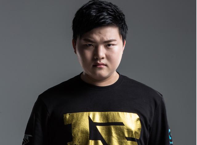 什么是“短牌”德州扑克？更激进的新玩法全解析（短牌德州扑克入门：更激进玩法全面解析）