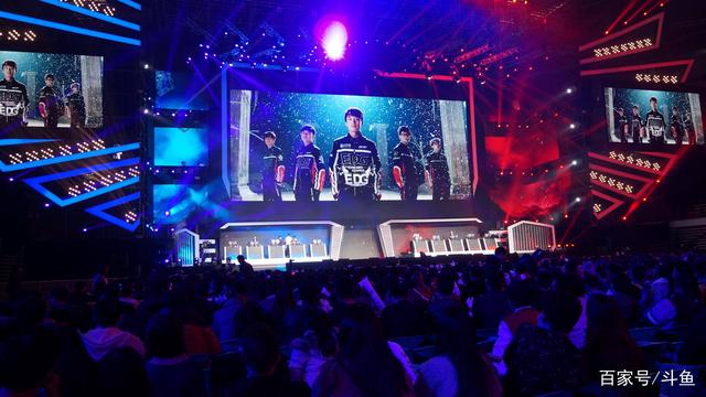 里程碑：Rookie达成LPL 900出场成就！